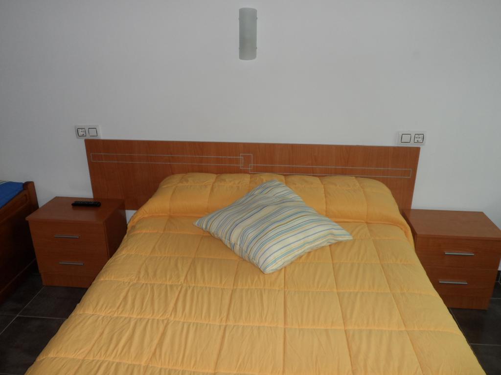 Hostal Via Del Caminante Madrigalejo Екстериор снимка