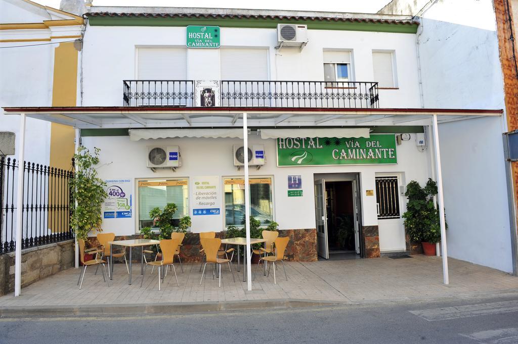 Hostal Via Del Caminante Madrigalejo Екстериор снимка